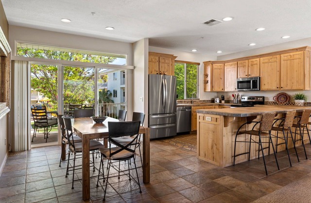 Sunny Palms #1908 2 BEDROOM, GREAT POOL AMENITIES!