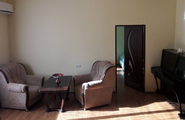 Sunny rooms in good area