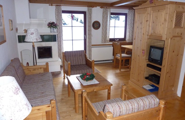 Sunny vacation apartment in a skiing and hiking area