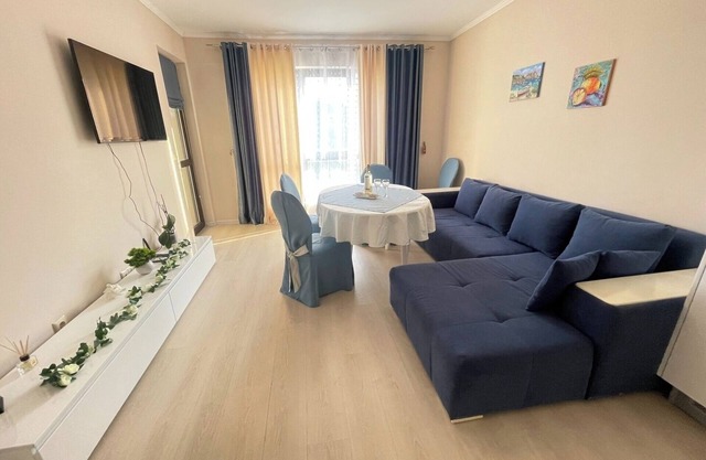 Sunny Varvara Apartment