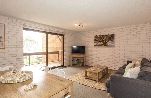 Sunrise - 15/121 Gippsland Street