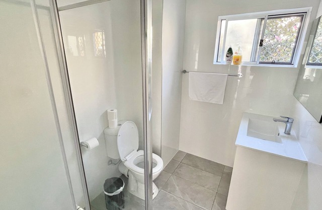 Sunrise Apt 5 · Renovated 2BR · Ground Floor +Pool