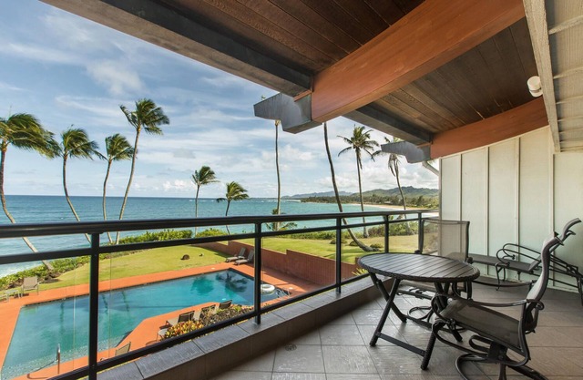 Sunrise Oceanfront Luxury - 3BR Sleeps 6 - AC, 180° Ocean Views, Steps to Ocean!