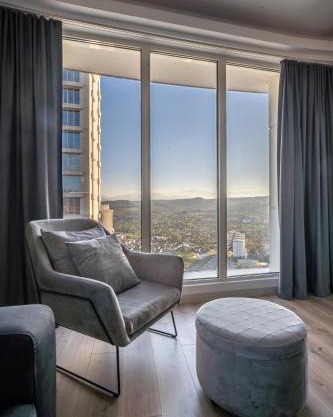 Sunrise Sky Lux Apartment, 33rd floor, Pool and Fitness Included
