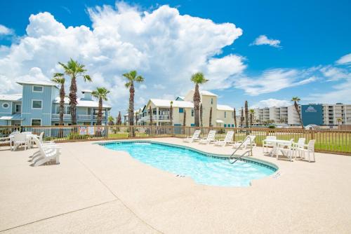 Sunrise Villas 208 - BOARDWALK TO THE BEACH