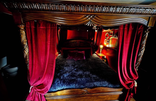 Sunset Cabin-Couple's only Hot Tub Getaway