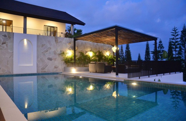 Sunset City View Villa 5 BR with a Private Heated Pool