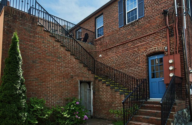 Sunset Stroll 1BR/1BA Apartment on Sunset and Main St. by Blowing Rock