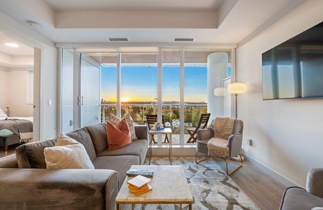 Sunsets & Mountains in NEW Central 2BR Condo w Parking