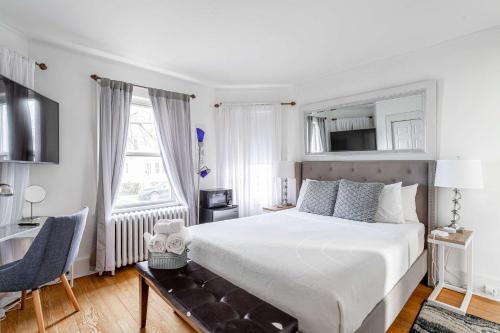 Sunshine Room by harbor downtown beach I-95&Train