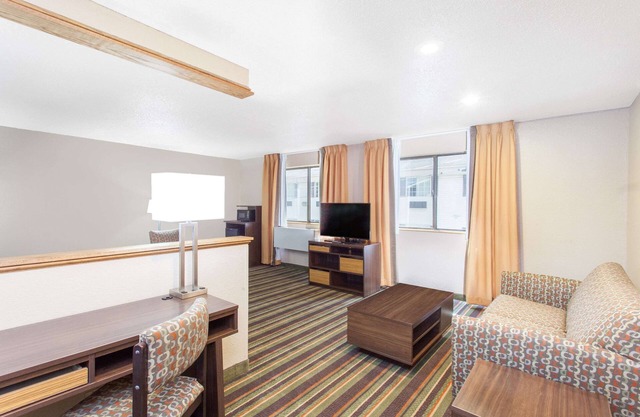 Super 8 by Wyndham Norton VA