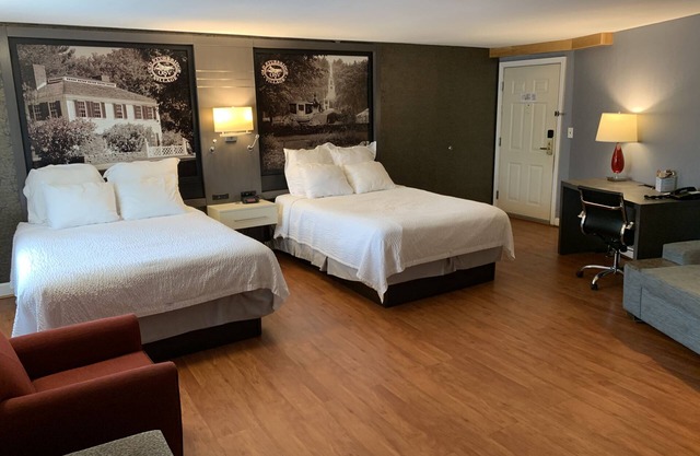 Super 8 by Wyndham Sturbridge