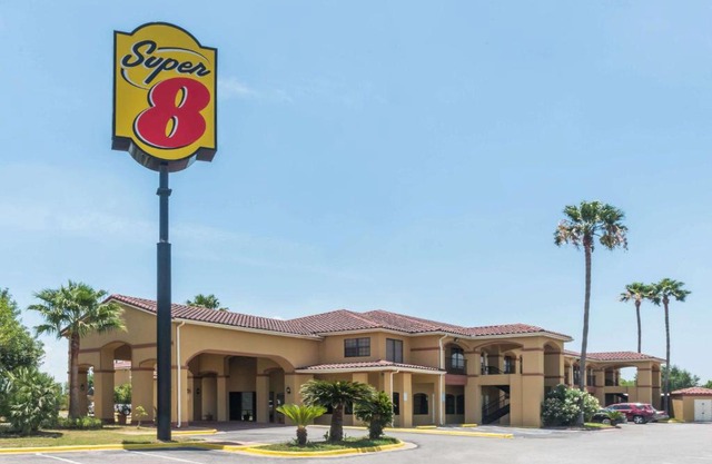 Super 8 by Wyndham Weslaco