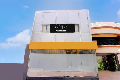 Super Collection O Andheri West Near KokilaBen Hospital