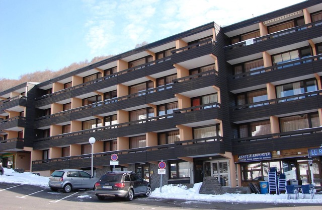 Super-Besse Centre Station - STUDIO 4/5 People- at the foot of the slopes.