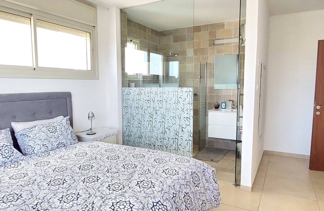 superb apartment near the sea