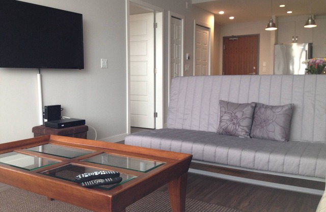 Superb Executive 1 Bedroom Apartment Lower Lonsdale