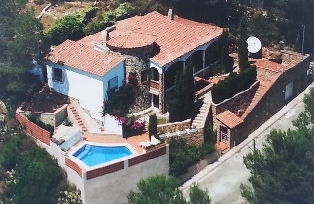 Superb family villa with swimming pool and inspiring views. A true haven of peace