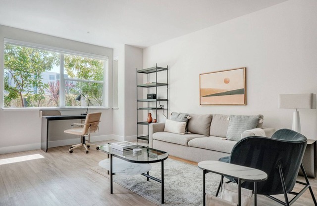 Superb Redwood City 2BR w/Parking, Pool & Spa, nr Coffee, by Blueground