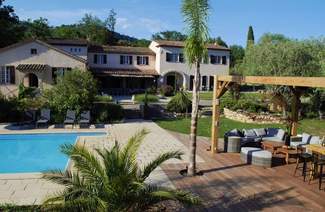 Superb renovated Mas provençal - 11 bedrooms - sleeps 20 - near Cannes - France -