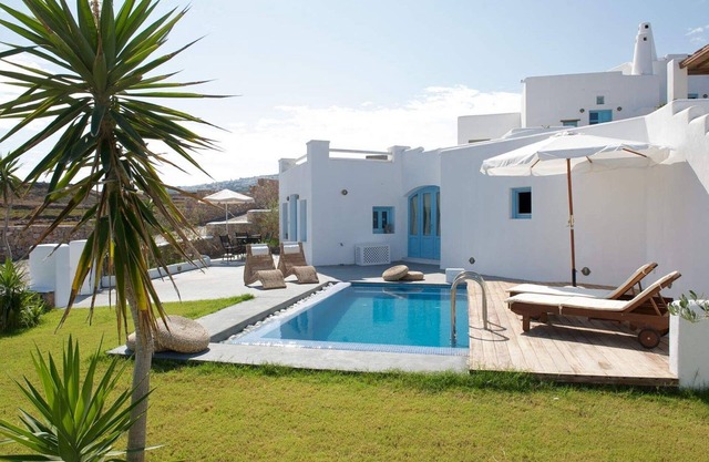 Superb Santorini Villa | 1 Bedroom | Villa Erato | Wonderful Aegean Sea Views.