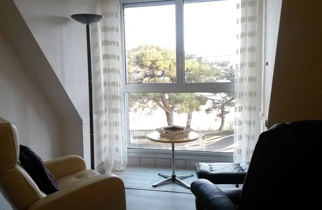 Superb sea-view apartment facing the island of Stuhan