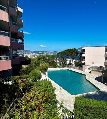 Superbe appartement 2 pièces avec piscine