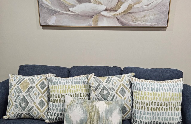 SUPERHOST Grace Galore Unit B, Luxury 2bedrm/w Crib, /Mesquite Convention Center