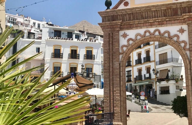Superior double room with two balconies, air conditioning and free Wi-Fi.