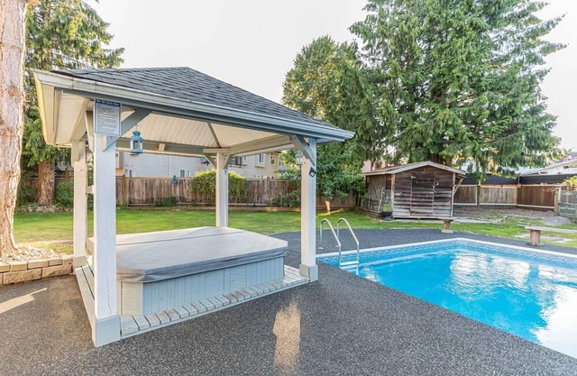 Surrey City Escape with Pool and Hot Tub