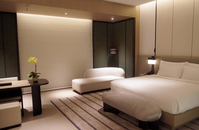 Surya Hotel Shanghai New Hongqiao Center