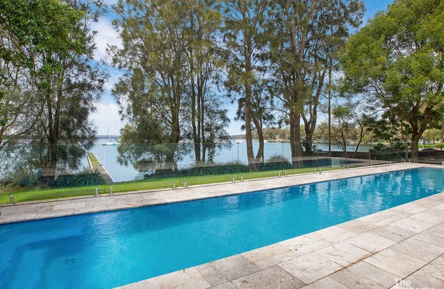 Swanky Suite Studio - Studio w/Share Pool & Jetty!