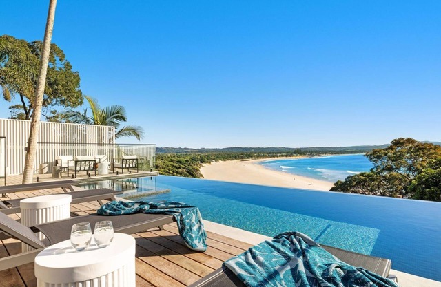 Sway - stunning 5 BR beach house with pool