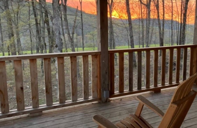 Sweden Creek Retreat-5 miles from Wilderness Rider