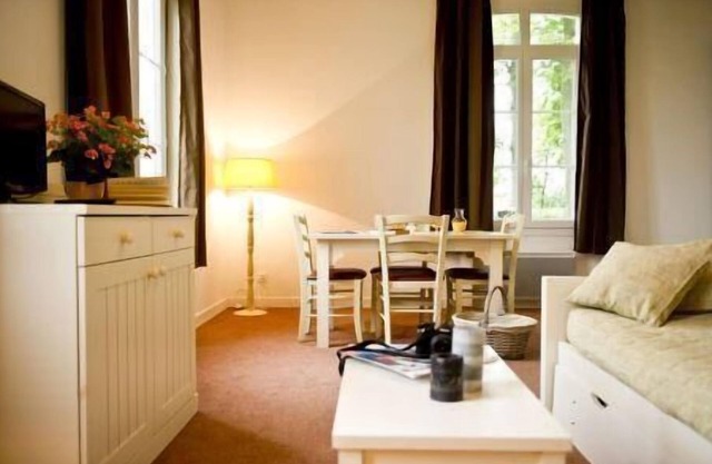 Swimming pool, parking, tv, 35m², Etretat