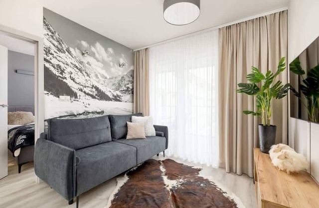 Szymony 17E | Apartment with Balcony | Sauna