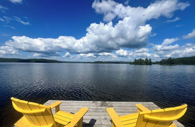 T&A Hideaway - Beautiful wood cottage on the edge of Algonquin Park