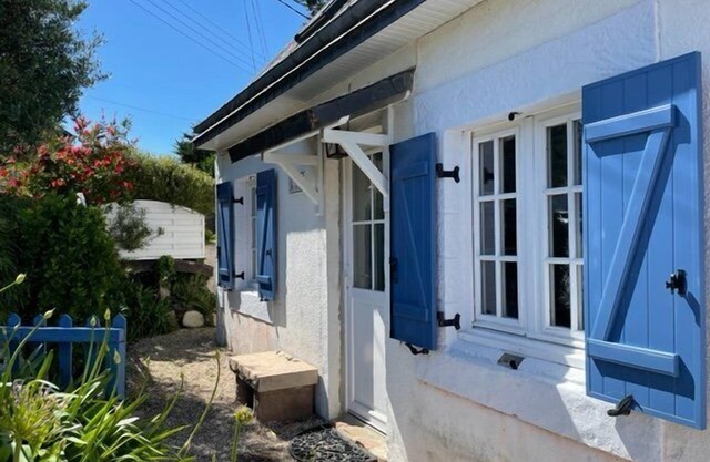 T'y Nima fisherman's cottage with walled garden