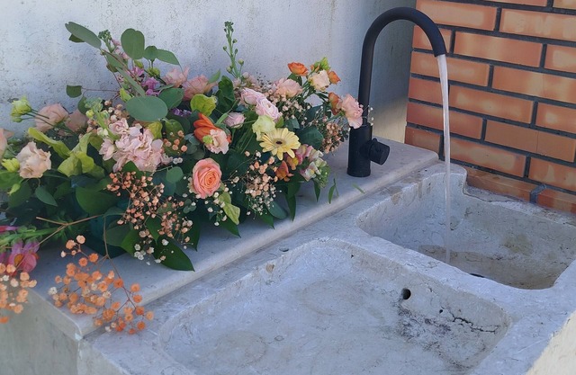 T2 4 km from the beach, with pool and garden