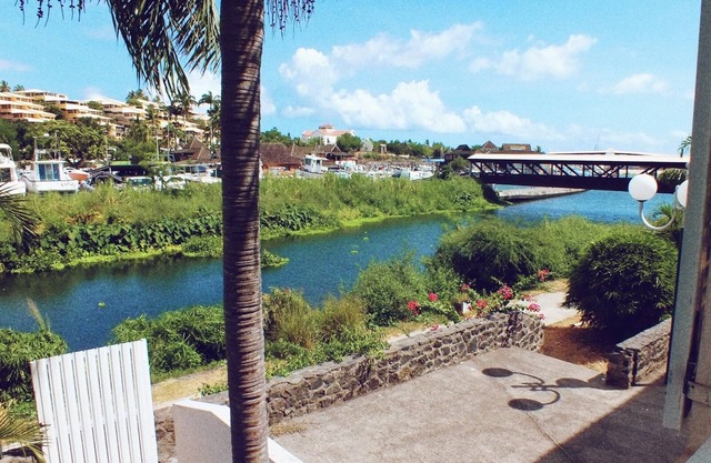 T2 apartment in Port-St Gilles les bains