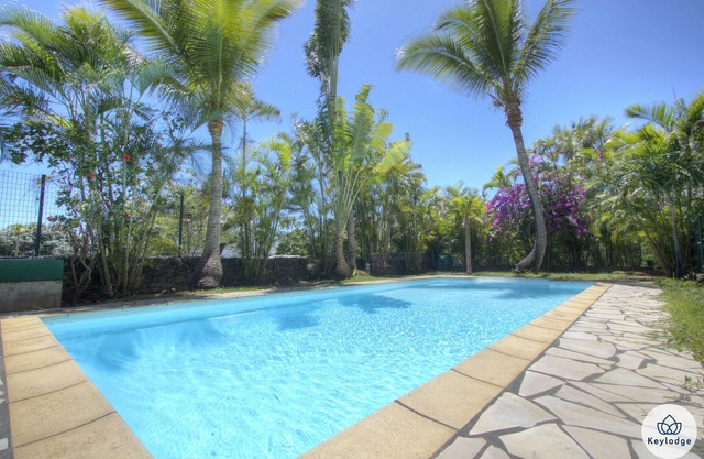 T2 - Evid8nce - 42 m2 – swimming pool – Saint-Denis