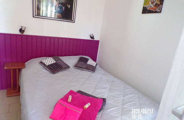 T2 of 28 m2 any comfort, ideally placed.
