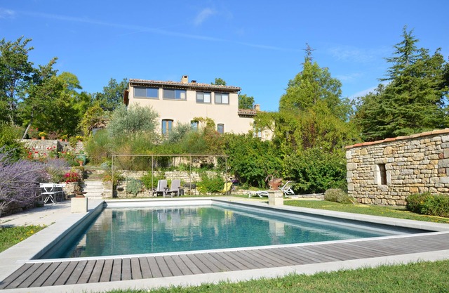 T2 on the ground floor in Provencal Bastide with swimming pool, in the heart of the Luberon