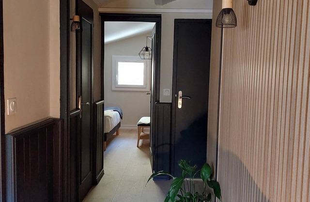 T2 Très Cocooning Dans un Chalet Traditionnel Entièrement Rénové