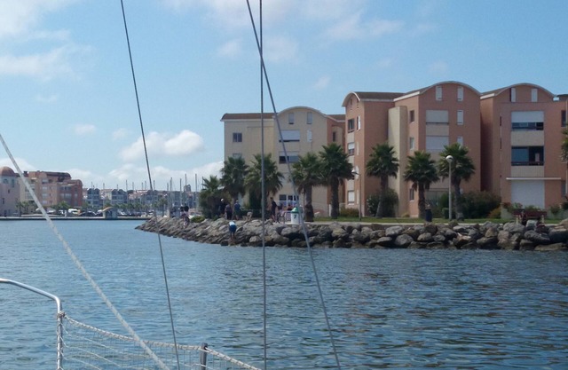 T3 air-conditioned wifi 45m² port view GRUISSAN 4 pers, restaurant and beach on foot