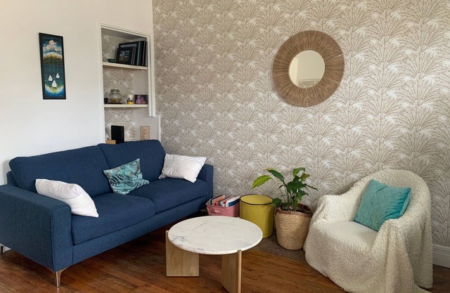 T3 bright apartment near downtown