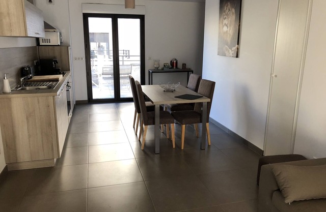 T3 downtown, bright, quiet, new