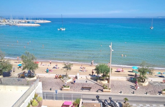 T3 in the heart of the city, on the waterfront, QUIET, Owners nearby