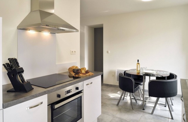 T3 nine exceptional furnished furnished 4 *