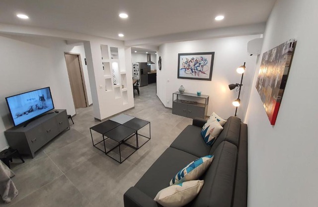 T3 Propriano vue mer, neuf, climatisé et classé 4 étoiles